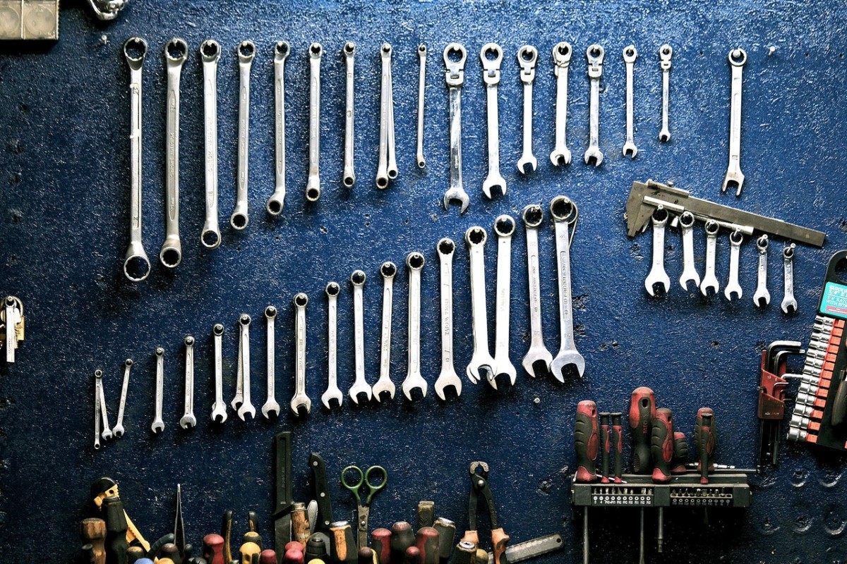 Outils de travail sur un bureau